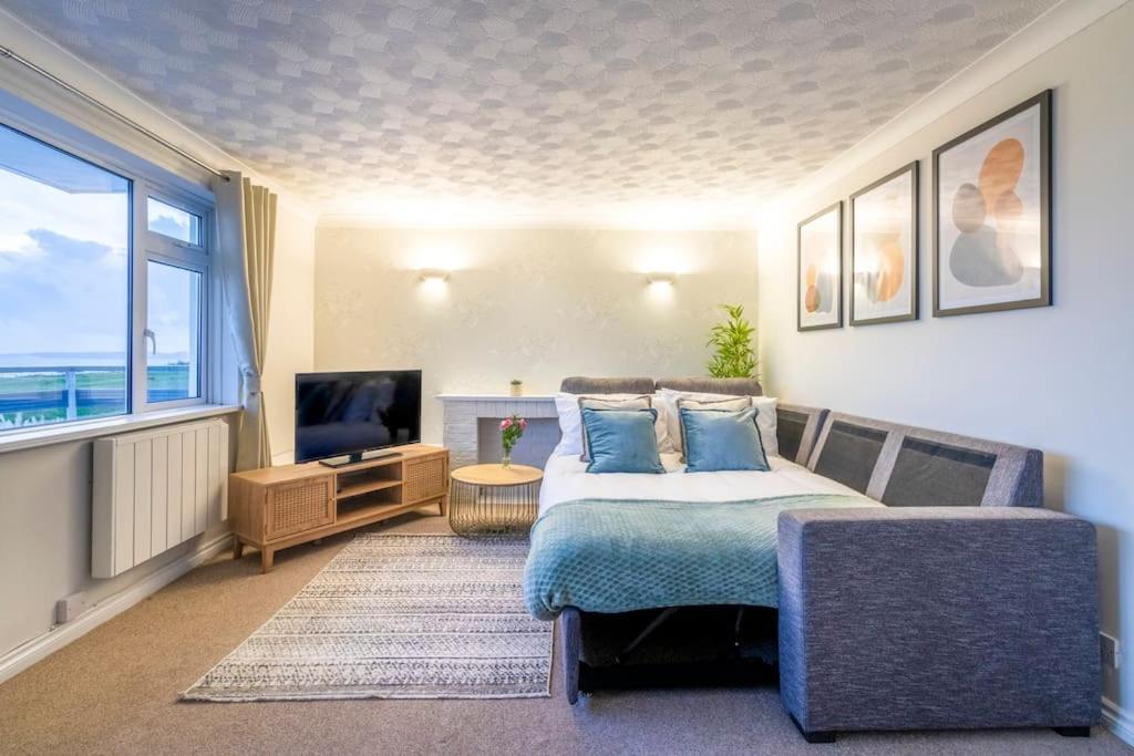 Beautiful Sea View 2 Bedroom Sleeps 6-Free Parking بورنماوث المظهر الخارجي الصورة